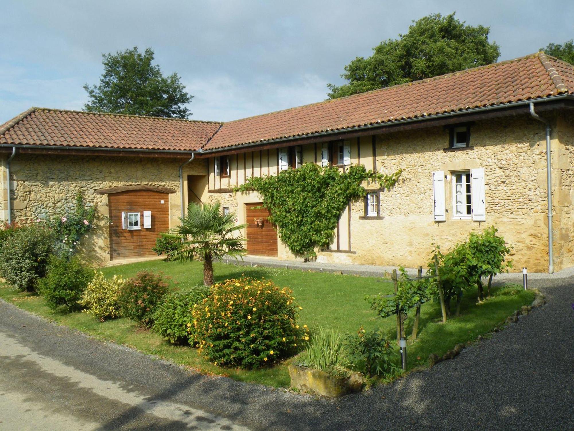 Logis Le Relais Du Bastidou Beaumarches Exterior foto