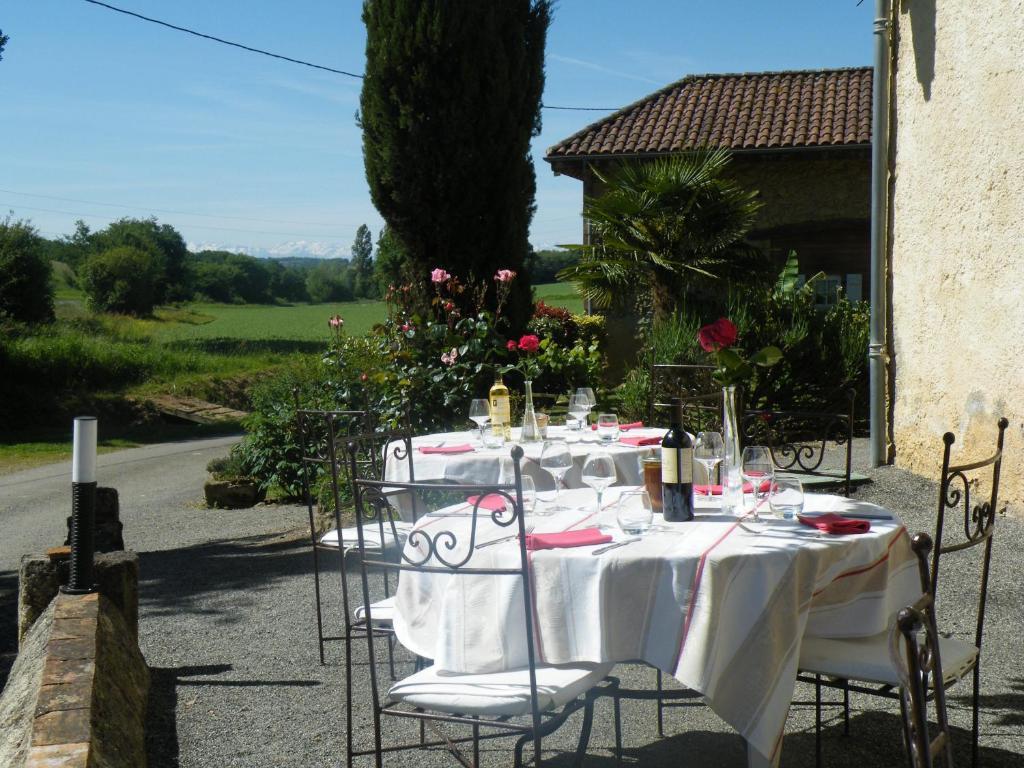 Logis Le Relais Du Bastidou Beaumarches Exterior foto
