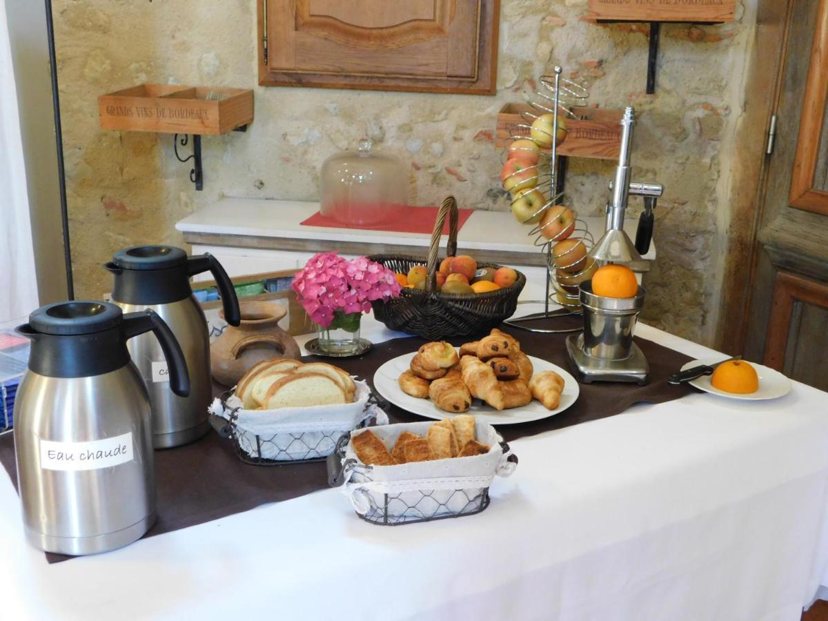 Logis Le Relais Du Bastidou Beaumarches Exterior foto